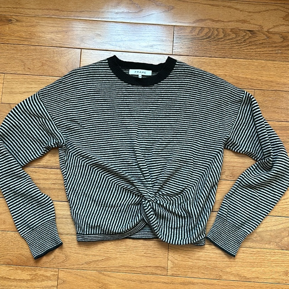 Frame twist front striped cashmere sweater S/P
